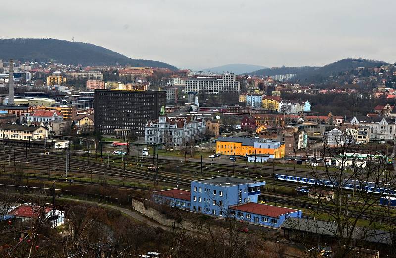 Nejen slečny z Prahy chválily naše kopečky a zámeček Větruše.