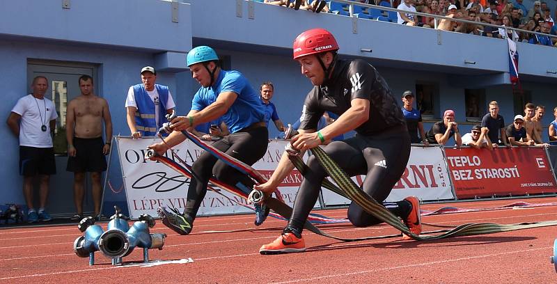 Mistrovství ČR v požárním sportu v Ústí nad Labem. Štafeta mužů