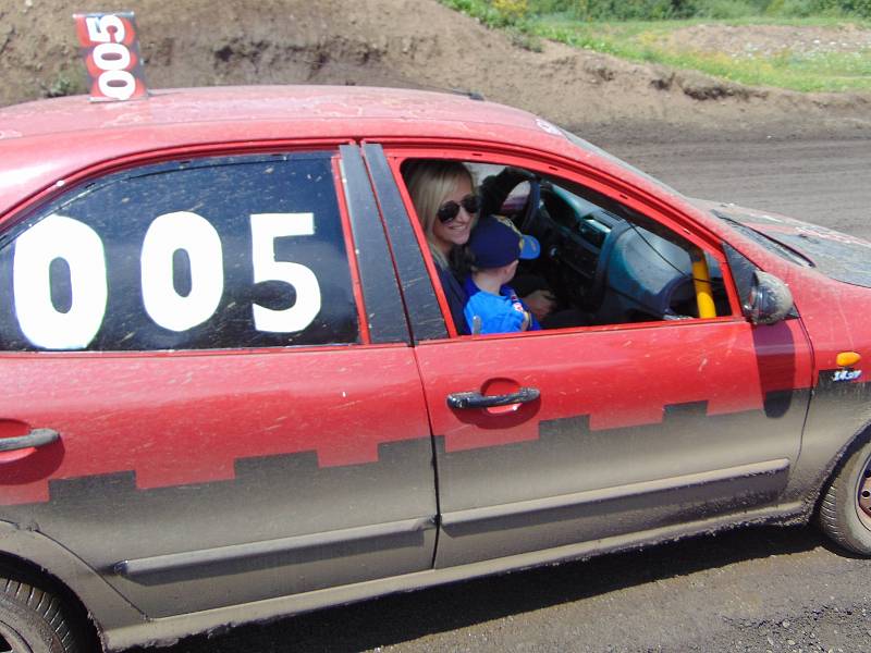 Čtvrým dílem pokračoval v sobotu sedmidílný autocrossový seriál Autopoint Cup na dráze v Chabařovicích.