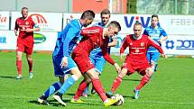 Fotbalisté Ústí (modří) prohráli v Třinci 0:2.