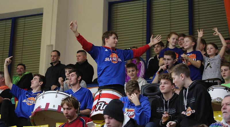 Basketbalové derby mezi Ústím nad Labem a Děčínem.