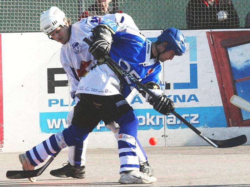 Ústečtí hokejbalisté doma po boji podlehli Letohradu a o den později nastačili ani na favorizovaný Hradec Králové.