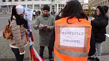 Demonstrace proti vládním protiepidemickým opatřením v centru Ústí nad Labem