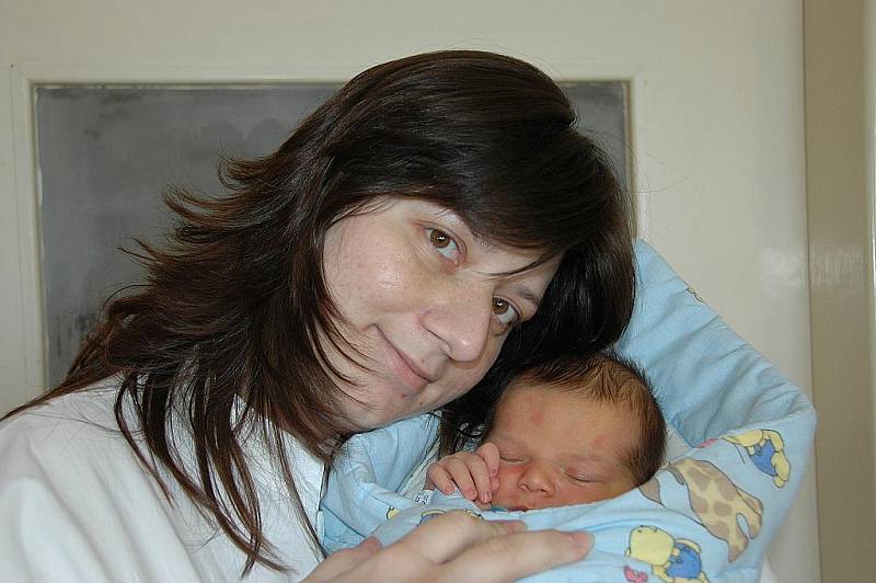 Gabriela Malečková, porodila v ústecké porodnici dne 24. 3. 2011 (16.11) syna Tomáše(50 cm, 4 kg).