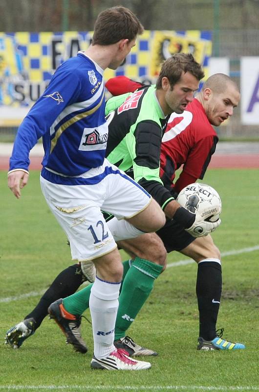 Ústečtí fotbalisté (modří) doma remizovali s Opavou 0:0.