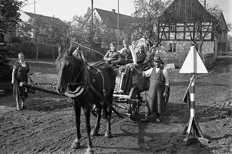 Každodennost sudetského Ústecka, polní práce v Lipové, jaro 1939.