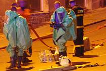 Únik chloru v budově zdevastovaných Vrbenského lázní na Střekově si vyžádal zásah hasičů v protichemickém obleku a uzavření dvou ulic.