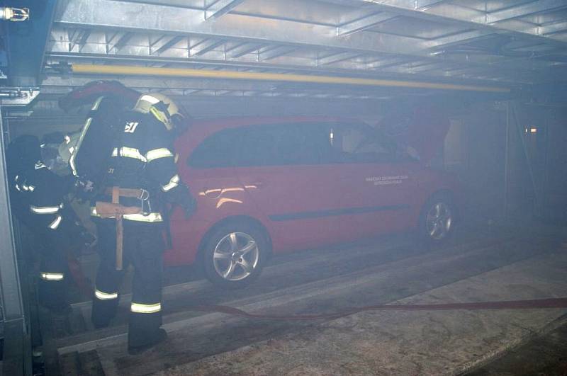 Cvičení mělo za úkol prověřit průběh zásahu v objektu se složitými podmínkami pro zásah. 