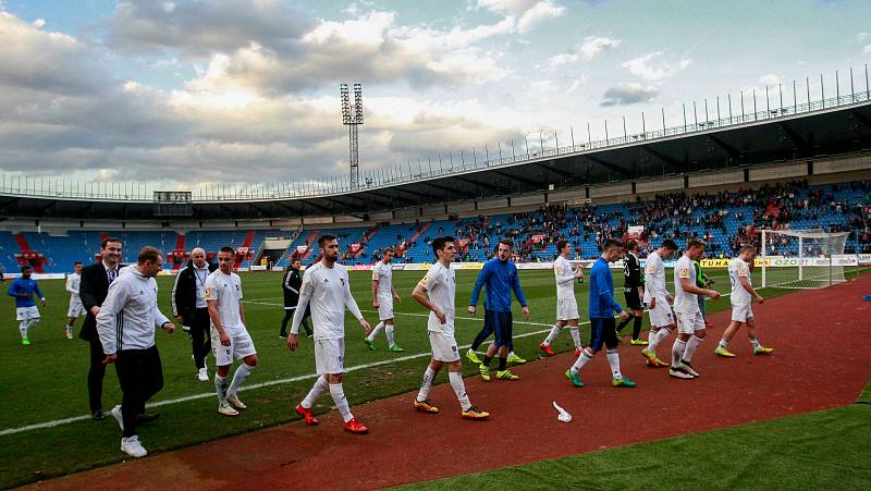 Fotbalisté Ústí (modří) prohráli v Ostravě 0:3.