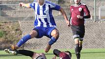 Fotbalisté Neštěmic (v tmavém) porazili ve šlágru 9. kola I. A třídy Roudnici 3:0.