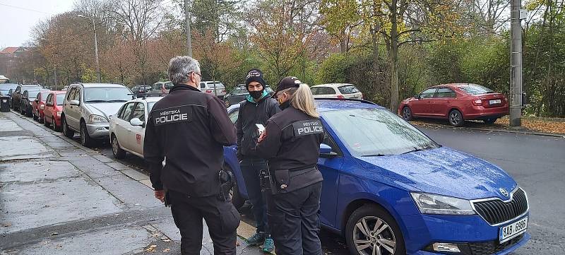 Kontrola pořádku a dodržování protiepidemických opatření Městskou policií v Ústí nad Labem.