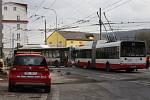 Autobus se v Předlicích srazil s trolejbusem.
