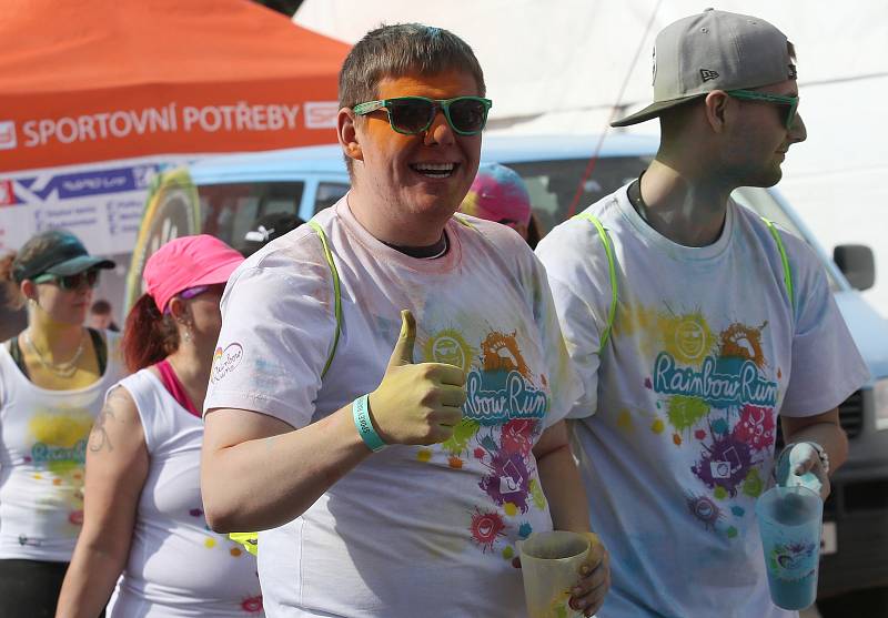 Za zábavou a za sportem dorazilo v v Ústí nad Labem na Rainbow run 2017 několik stovek návštěvníků.