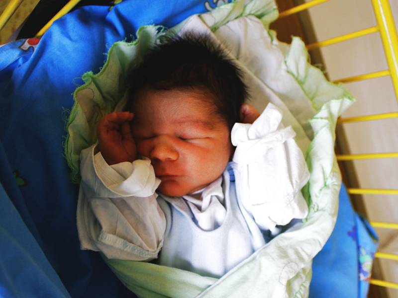 V ústecké porodnici se narodilo miminko se jménem Donatelo Versace Stojka. 