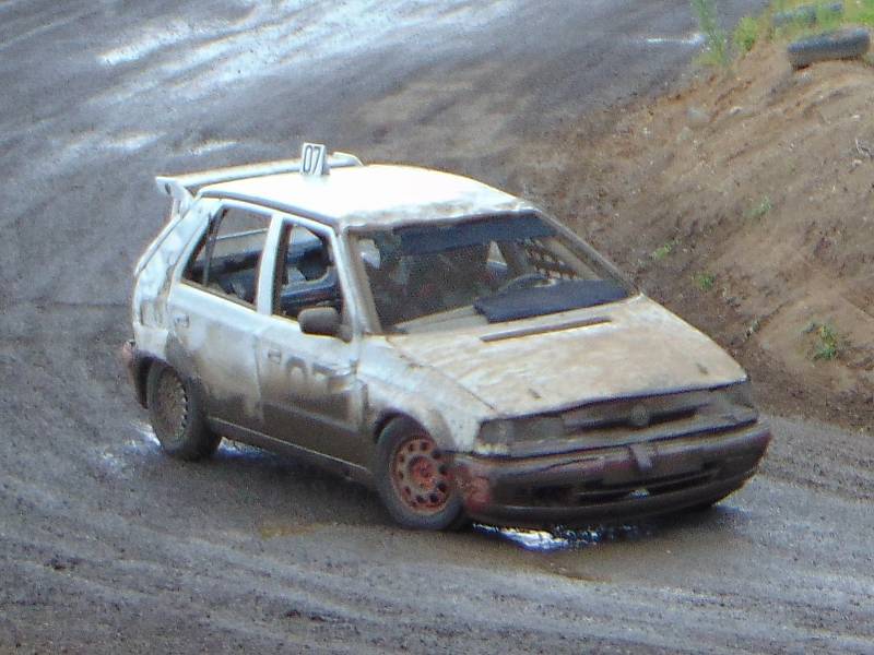 Čtvrým dílem pokračoval v sobotu sedmidílný autocrossový seriál Autopoint Cup na dráze v Chabařovicích.