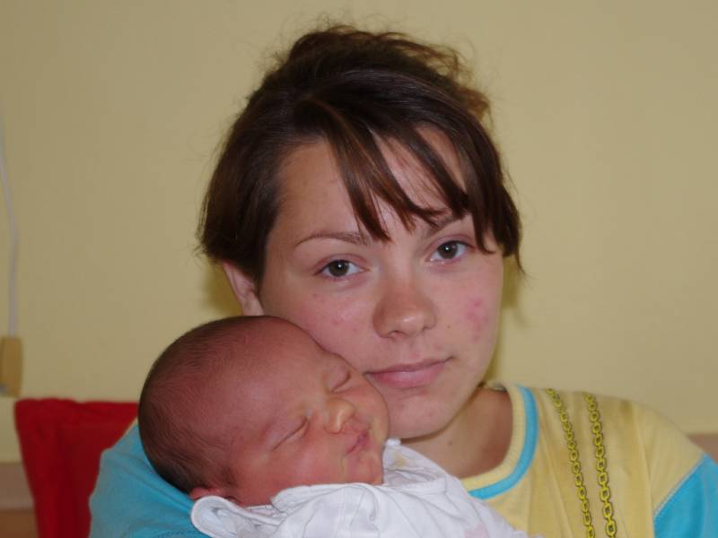Martina Marečková,  porodila v ústecké porodnici dne 6. 8. 2012 (8.12) syna Vladimíra (50 cm, 3,79 kg).