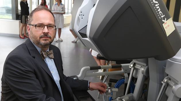 Nový robotický systém da Vinci Xi, umožňující další rozvoj roboticky asistované chirurgie, představili ve středu v Masarykově nemocnici v Ústí nad Labem.