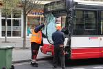 Nehoda dvou autobusů v centru Ústí 3. dubna