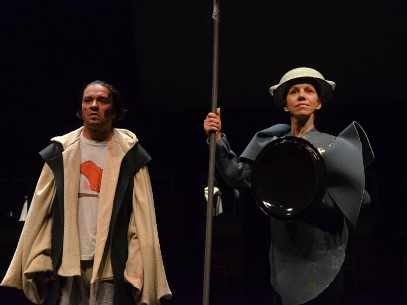 Reprízy Dona Quijota má Činoherák Ústí: pondělí 27. dubna a pátek 29. května.
