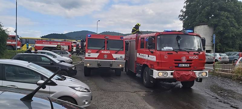 Požár bývalého autobazaru v Přístavní ulici v Ústí nad Labem