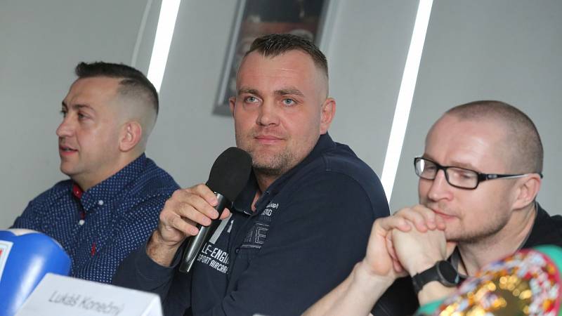 Boxer Lukáš Konečný představil na tiskové konferenci nominaci boxerů pro dubnovou Boxing Live.