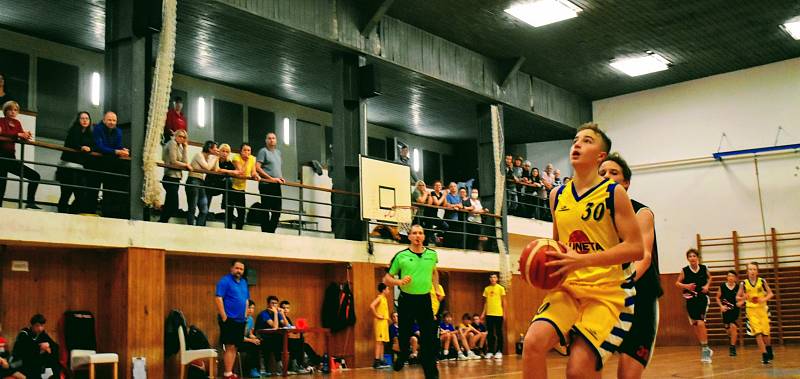 Basketbalisté Slunety Ústí nad Labem v kategorii U14 ve středu porazili Tygry Praha 78:45.