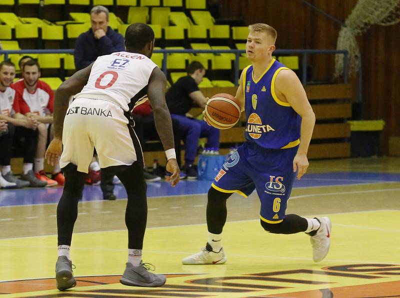 Basketbalisté Ústí vzdorovali v posledním utkání sezony mistrovskému Nymburku.