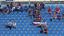 Česká republika U18 (v bílém) porazila v Ústí nad Labem Lotyšsko U18 2:1