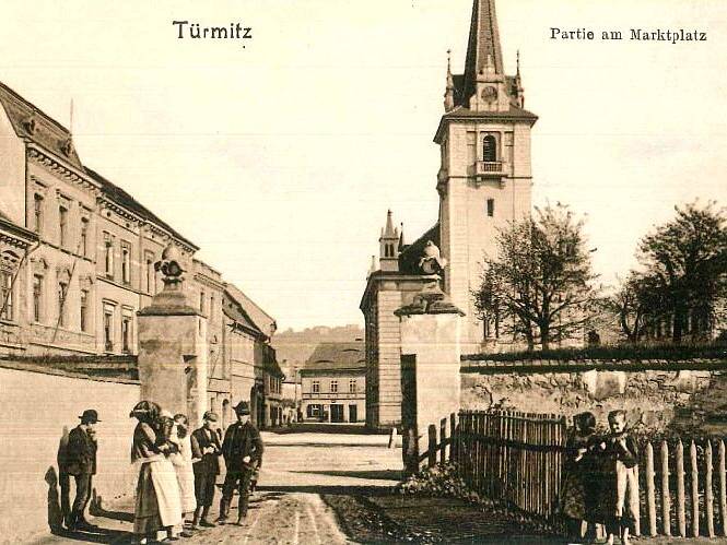 V minulosti byly Trmice moderním městem s tramvajemi a kostelem.