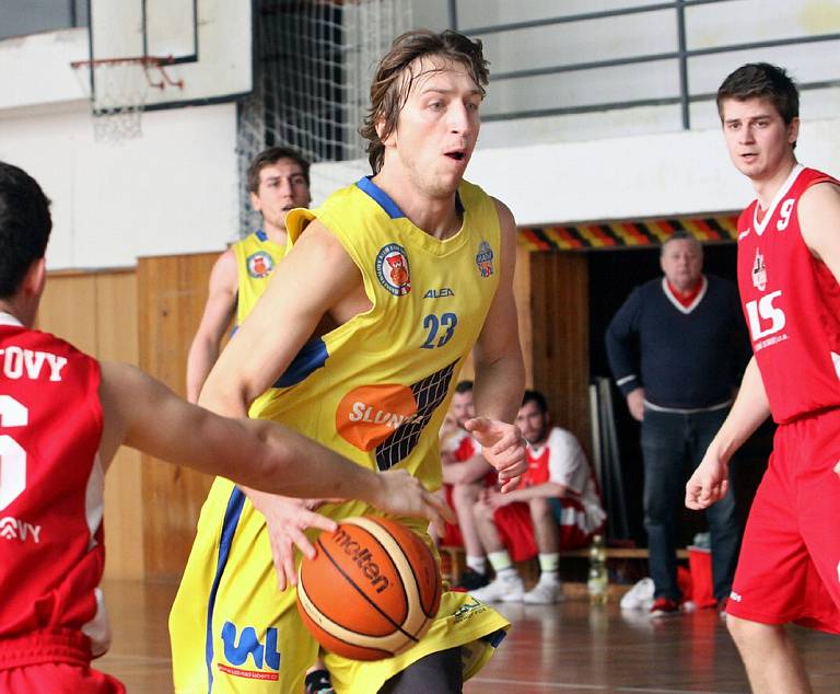 Sluneta USK Ústí – BK Klatovy 61:68.