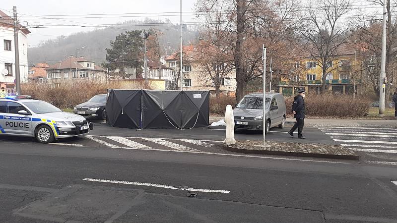 Tragická nehoda v Masarykově ulici v Ústí nad Labem, kde automobil srazil a usmrtil seniorku