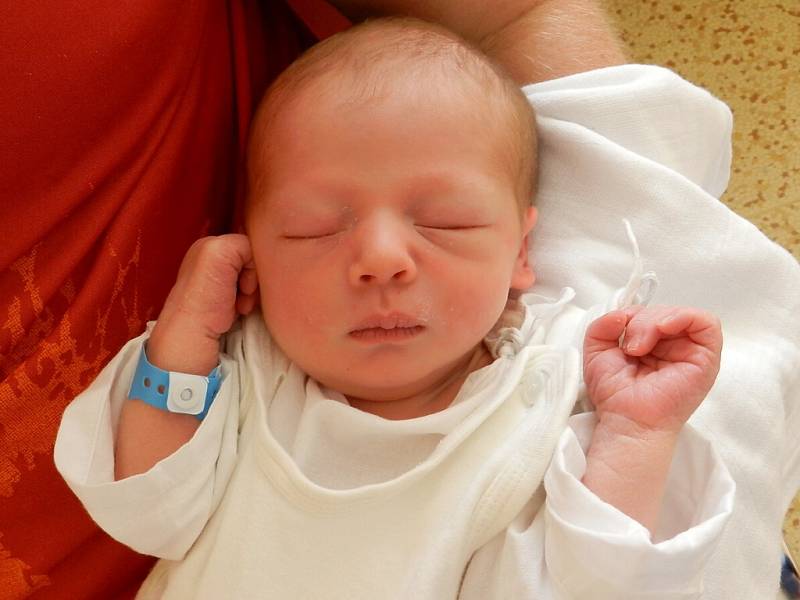 Marek Černý se narodil v ústecké porodnici 24. 5. 2014 (15.22) mamince Barboře Černé z Ústí nad Labem. Měřil 49 cm, vážil 3,20 kg.