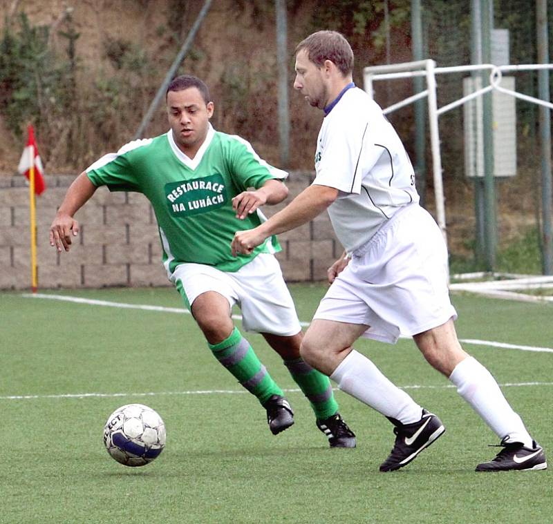 Fotbalisté Božtěšic (zelení) nezvládli ani poslední utkání sezony a Svádovu B podlehli 1:8.