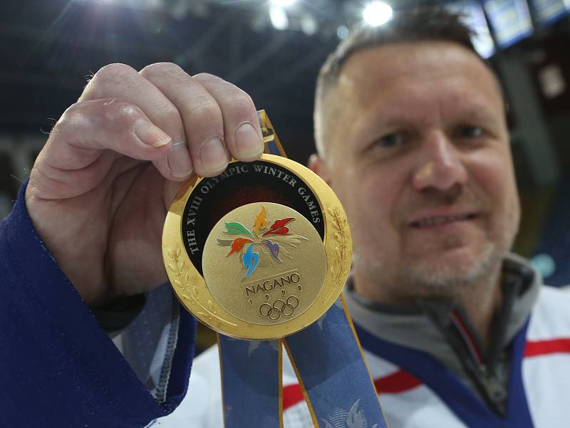 Jan Čaloun, "zlatý" hráč z olympiády v Naganu se zlatou medailí.