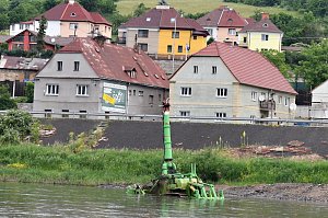 U bunkru ve Velkém Březně jsem děti nenašel, ale na druhém břehu řádil podvodní buldozer.
