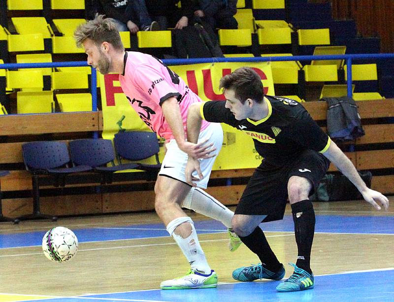 Fotogalerie ze zápasu 2. futsalové ligy Rapid Ústí n. L. - Malibu Mladá Boleslav