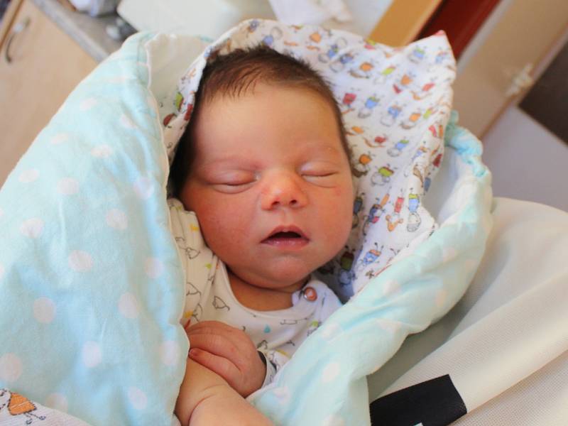 Tomáš Mackó se narodil v ústecké porodnici 29.8.2016 (2.18) mamince Kláře Janečkové. Měřil 49 cm, vážil 3,35 kg.