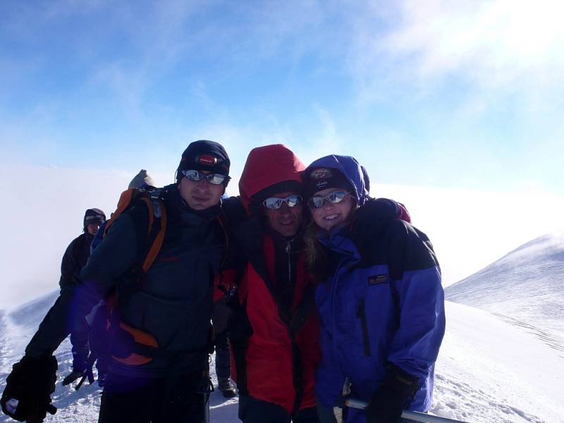 Tomáš Hradecký z Chomutova s přáteli na nejvyšší hoře Turecka Araratu.