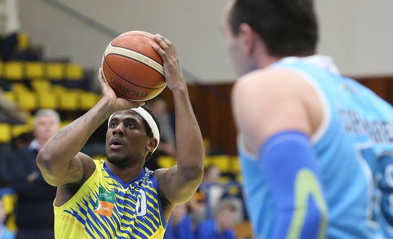 Basketbalový zápas mezi Ústím nad Labem a Olomouckem.