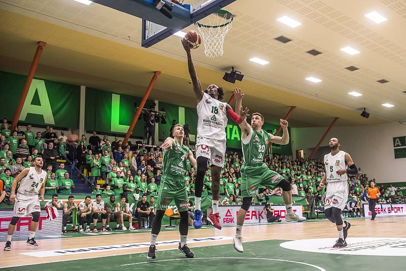 Ústí vidělo basketbalovou show jako v NBA