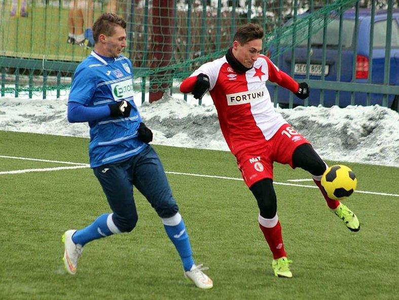 Ústečtí fotbalisté (modří) vyhráli v Praze nad Slavií 2:0. 