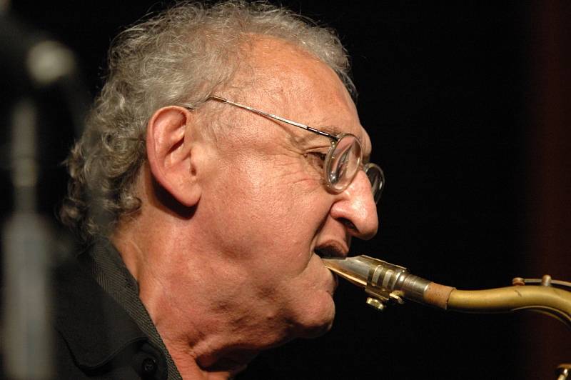 aroslav Jakubovič, saxofonista a spoluhráč světových legend, který emigroval z Ústí v r. 1968 po okupaci Rusy.