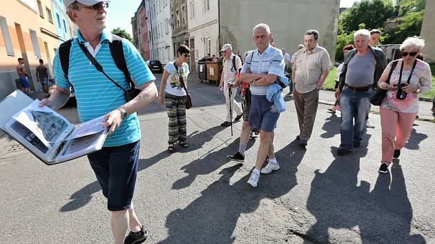 Zájemci se vypravili poznat proslulé ústecké ghetto Předlice s rodákem Karlem Punčochářem