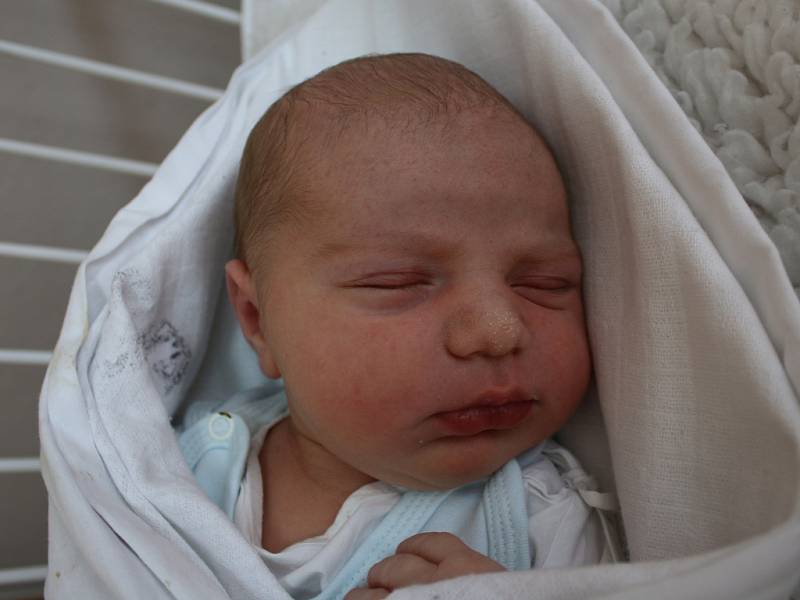Ondřej Živný se narodil  v ústecké porodnici 1. 6. 2017 (10.20) Petře Živné.  Měřil 52 cm, vážil 4,35 kg.