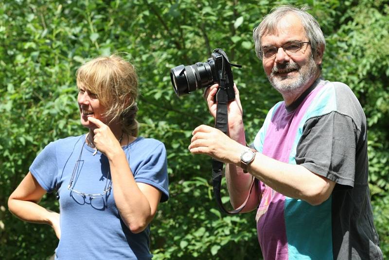 Fotografie, obrazy, plastiky i další díla 11 umělců z ČR i SRN představí vernisáž v sobotu od 18.00 v Zubrnicích.