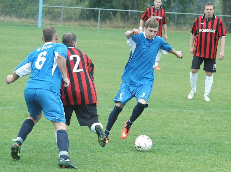 Fotbalisté Chuderova (pruhovaní) doma rozstříleli Horní Podluží 9:0!