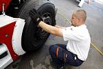 Mechanici z roudnického týmu Buggyra na autodromu Red Bull Ring. 