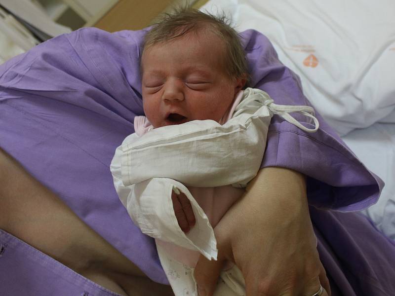 Antonie Jusková se narodila Evě Juskové z Jílového u Děčína 11.ledna v 7.50 hod. v ústecké porodnici. Měřila 48 cm a vážila 2,87 kg