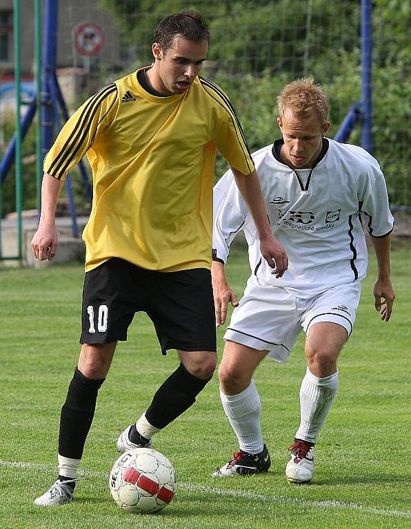Fotbalisté Střekova získali důležité tři body, když porazili Bezděkov 3:1.