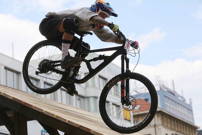 Akce UL-LET, sjezd horských kol v Ústí nad Labem